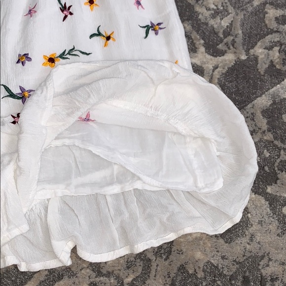 Glamorous White Summer Romper With Embroidery XS - Picture 6 of 6